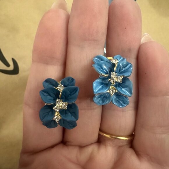 Neiman Marcus 18k Gold Plated White Crystal Dark Blue Flower Omega Earrings - Picture 2 of 4